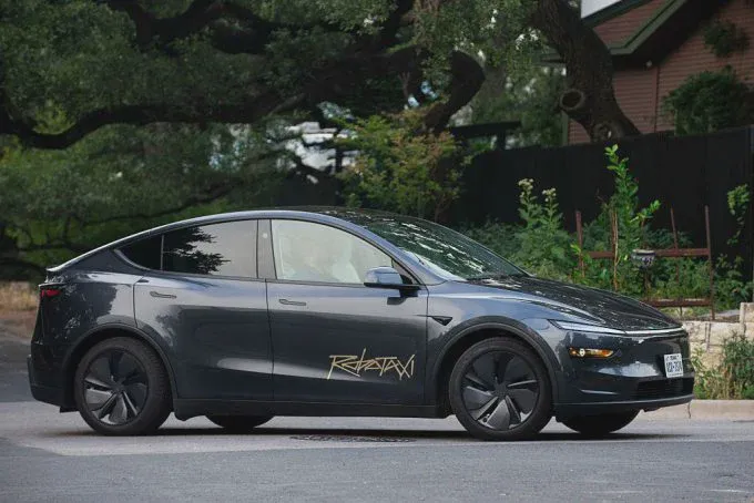 Robotaxi Tesla đang chạy thử trên đường phố Austin, Texas