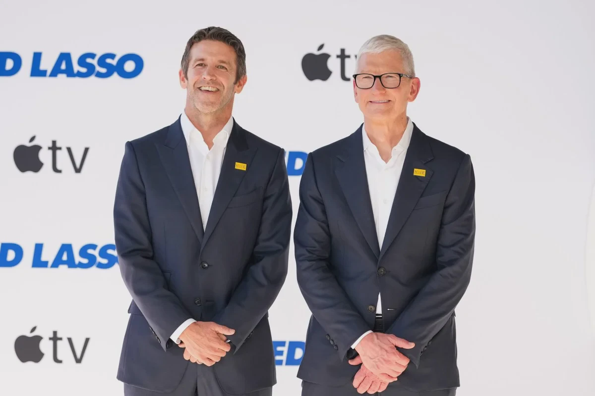 John Ternus trong một sự kiện giới thiệu sản phẩm của Apple