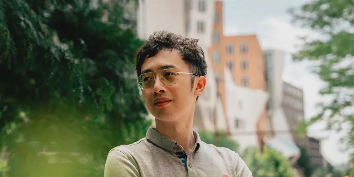 Nhà di truyền học Yuancheng Ryan Lu tại viện nghiên cứu