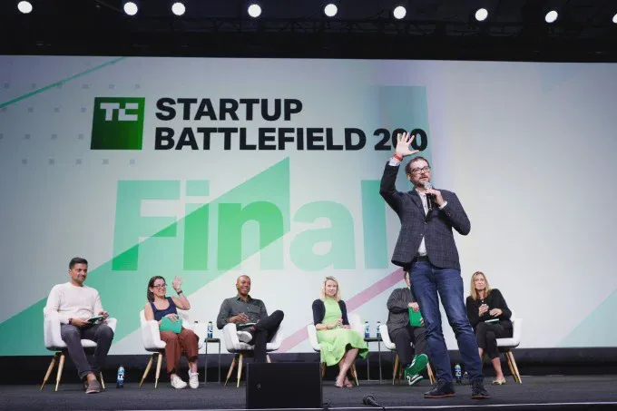 Các nhà sáng lập trình bày dự án tại Startup Battlefield
