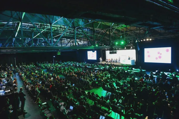 Khán giả theo dõi sân khấu TechCrunch Disrupt tại San Francisco