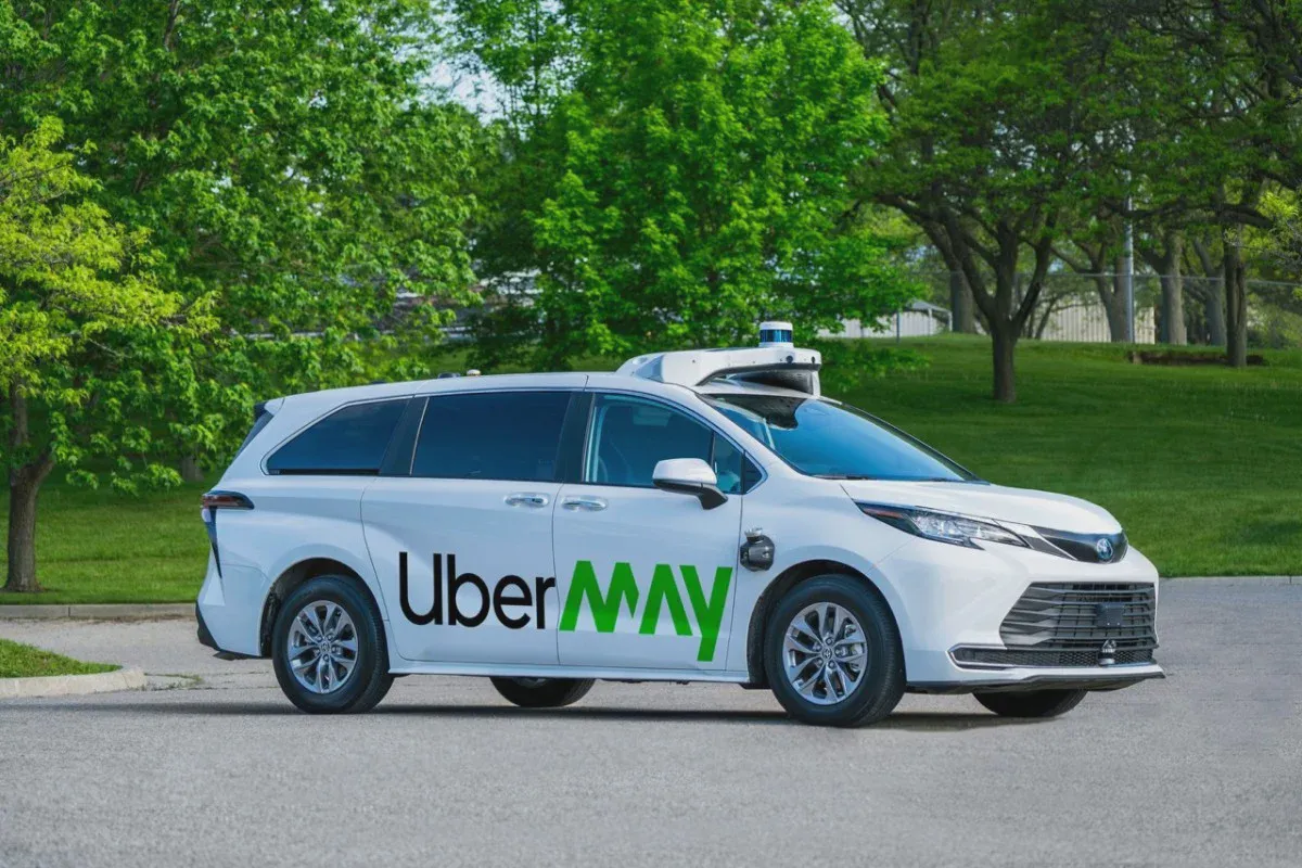 Xe tự lái của May Mobility hoạt động trên đường phố