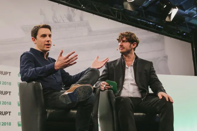 Robby Stein phát biểu trước khán giả tại một kỳ TechCrunch Disrupt