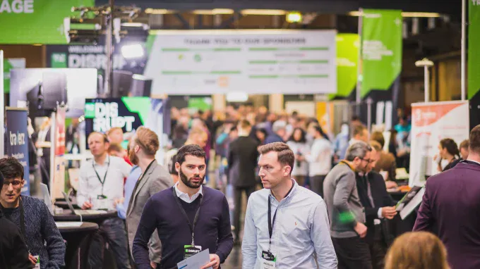 Các gian hàng startup trong khu triển lãm của TechCrunch Disrupt