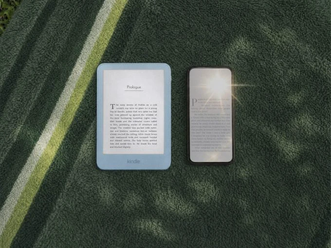 Máy đọc sách Kindle mới với mặt trước phẳng và lưng nhôm