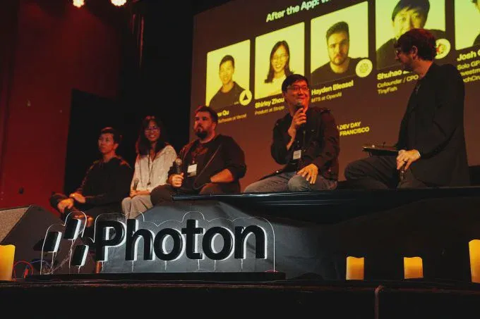 Đội ngũ Photon tại sự kiện dành cho cộng đồng phát triển