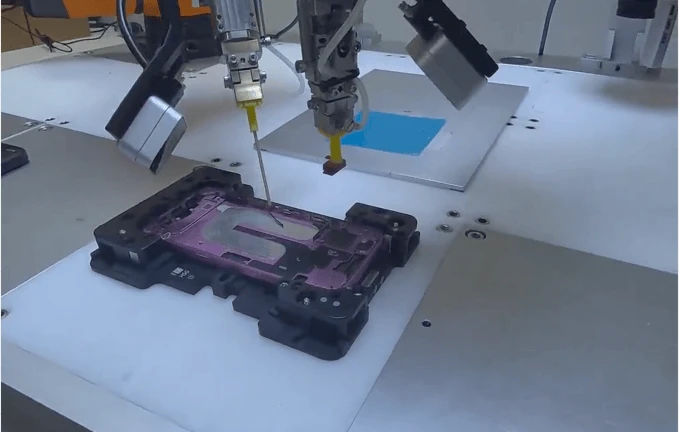 Trạm robot Industrial Next thao tác trên dây chuyền sản xuất
