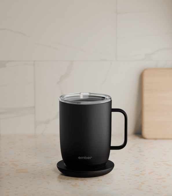 Ember Mug 3 giữ trà tối đúng nhiệt độ
