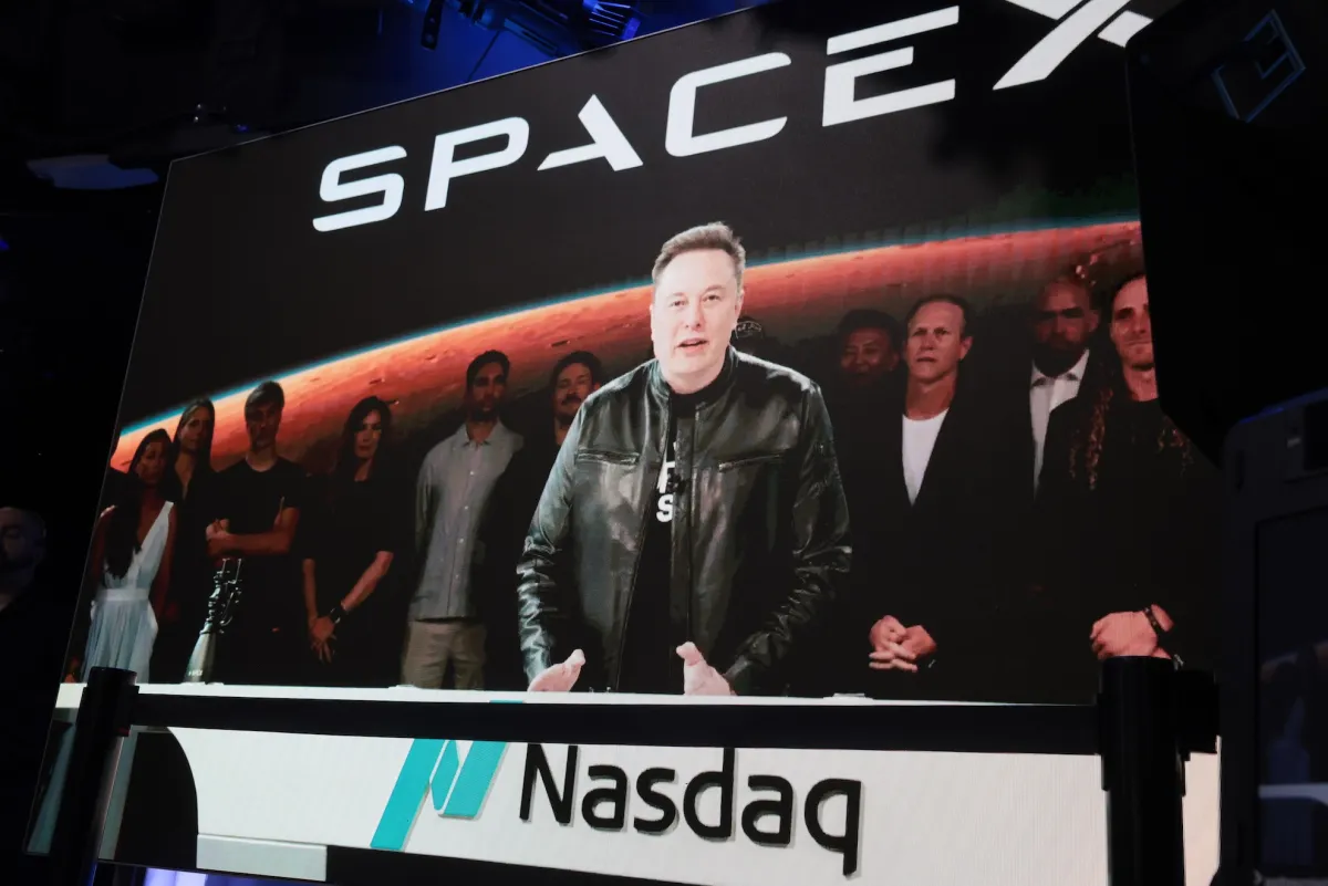 Musk hứa tặng trẻ em Mỹ cổ phiếu SpaceX