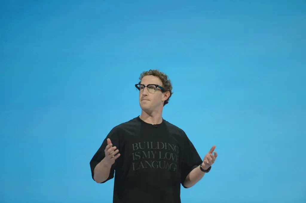 Mark Zuckerberg phát biểu tại một sự kiện của Meta