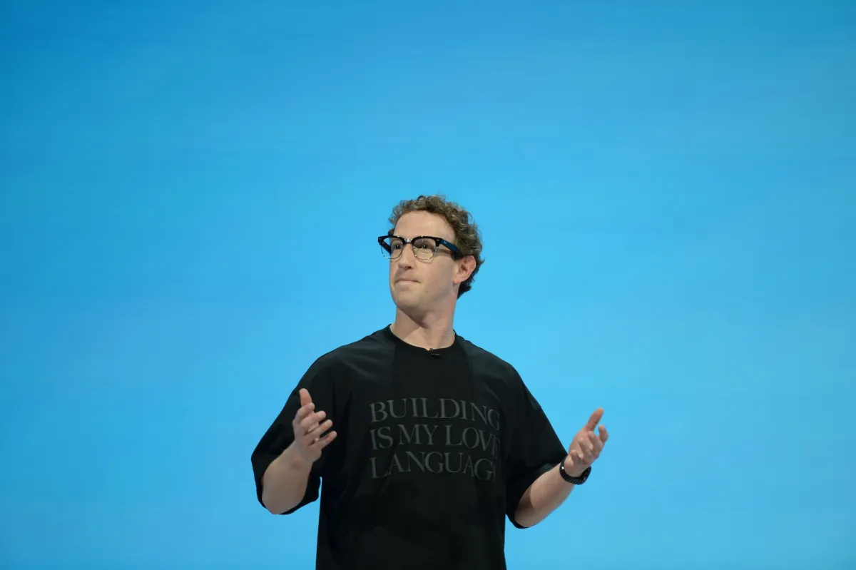 Zuckerberg tính trả thuế mà vẫn kiểm soát Meta